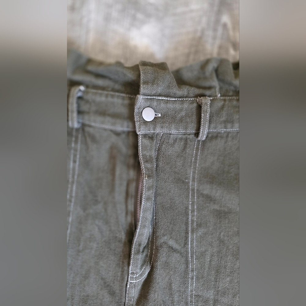Stylish Gray Women's Skirt - Picture 2 of 4